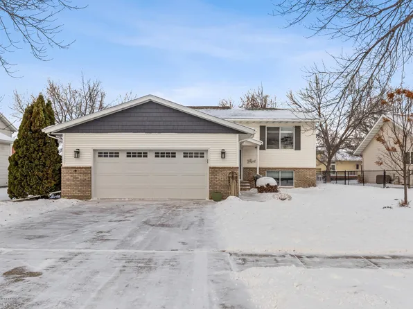 926 16th Ave E, West Fargo, ND 58078