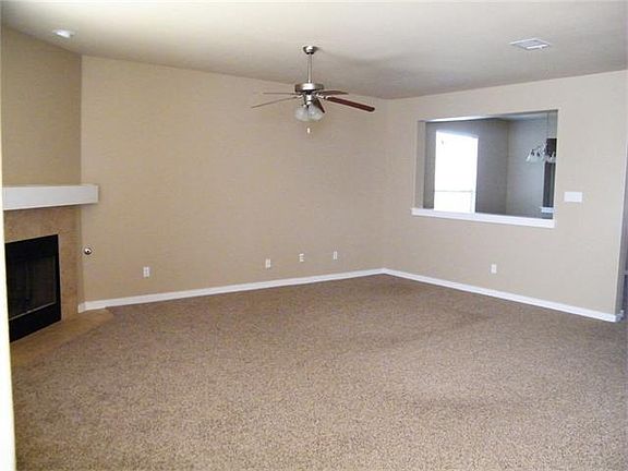 3rd image of 129 Old Settlers Dr