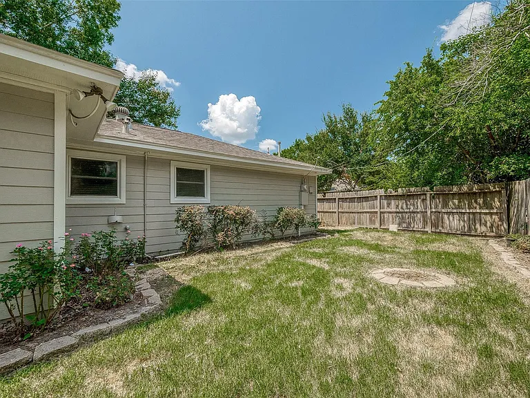 5706 Carew St — Photo 32