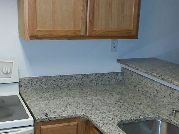 5th image of 302 Scottsdale Sq #302