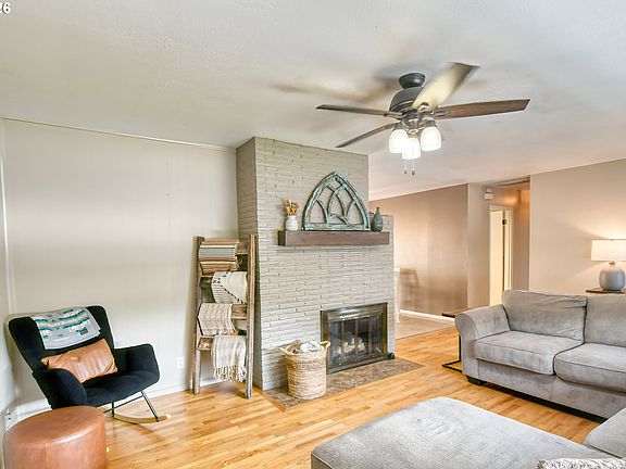 3rd image of 902 NW 6th St