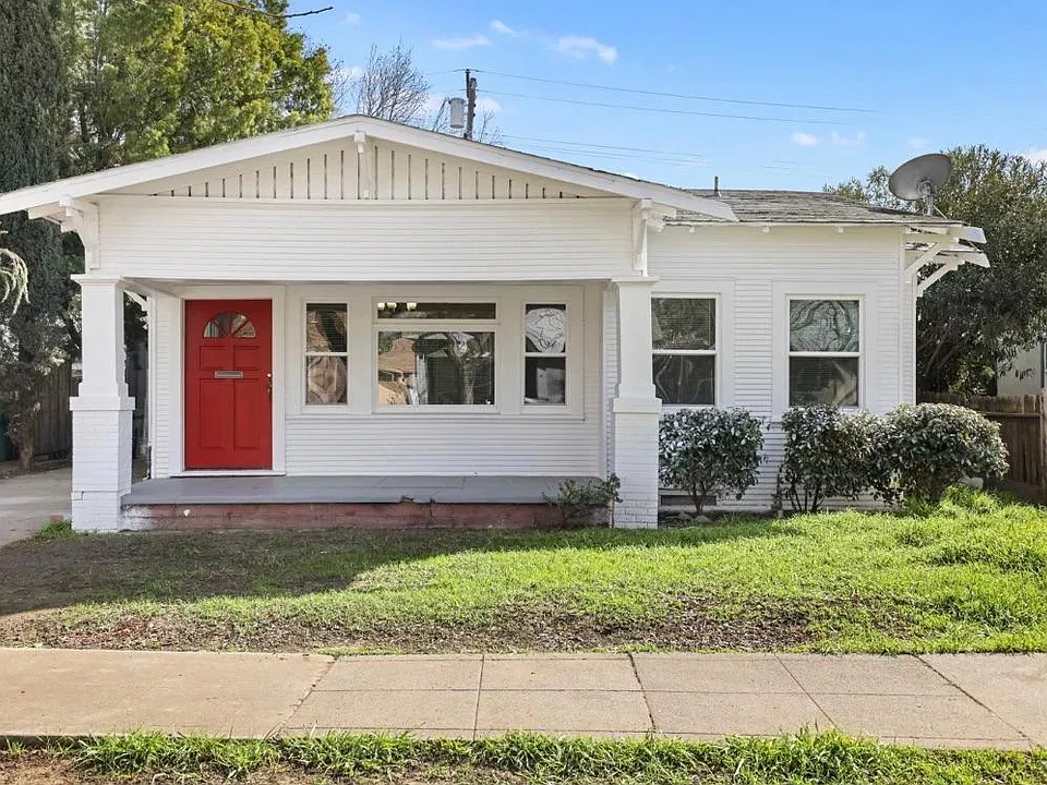 412 E Arcade St