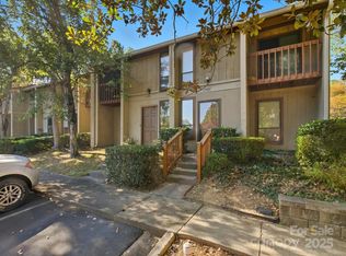 7925 Charter Oak Ln, Charlotte, NC