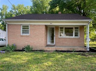 706 Falls St, Blackstone, VA 23824