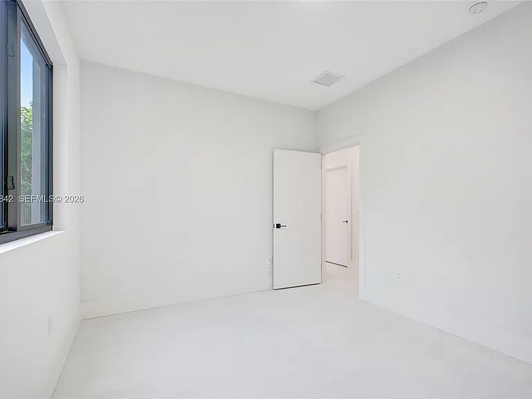 119 NE 118th St — Photo 11
