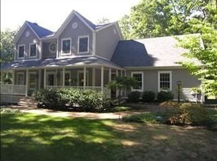 8 Stonewall Dr, Wappingers Falls, NY 12590