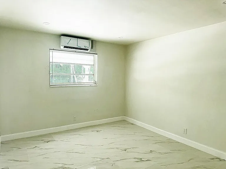 425 SW 18th Ave — Photo 5