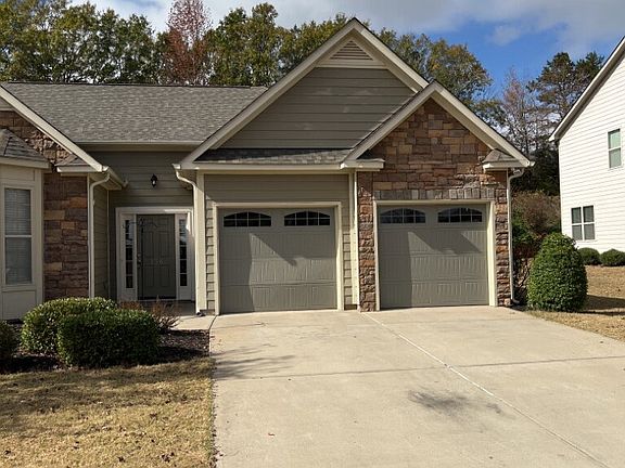 3rd image of 136 Stone Cottage Dr