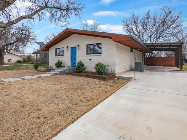 804 Stevens St, Bridgeport, TX 76426