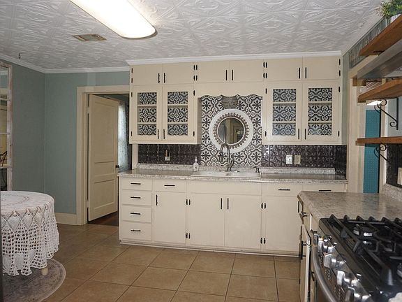 2nd image of 1416 Judson Ave