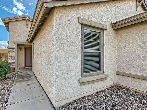 4th image of 959 W Desert Hills Dr