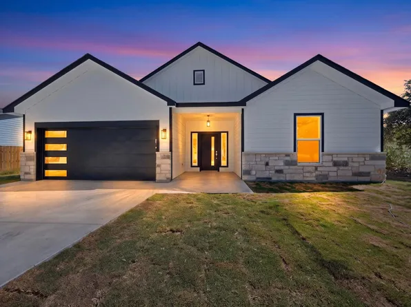 114 W Pauwela Ln, Bastrop, TX 78602