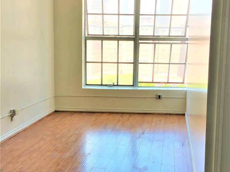 312 W 5th St #1002 — Photo 11