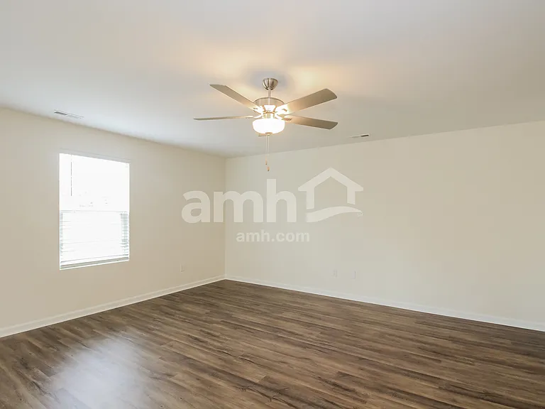 1359 John Swann St — Photo 6
