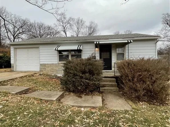 1320 E 84th St, Kansas City, MO 64131