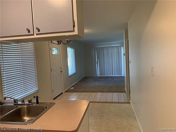 4th image of 12738 Elaine Dr