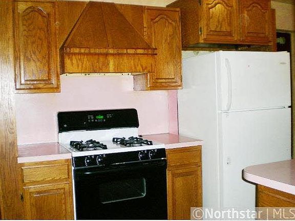 4th image of 6945 Oakland Avenue