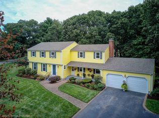 25 Heritage Rd, Barrington, RI 02806