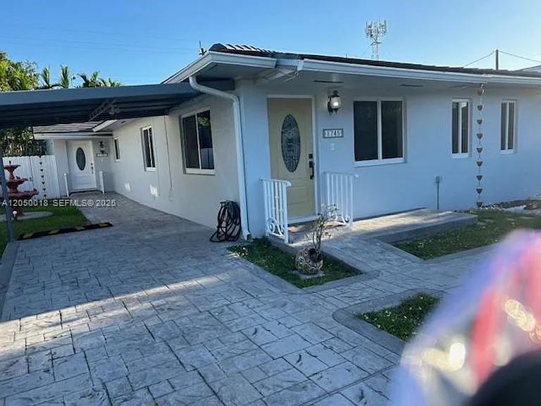 1745 SW 21st St #1745 — Photo 9