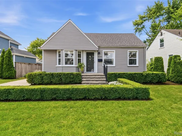 3295 Cumberland Rd, Berkley, MI 48072