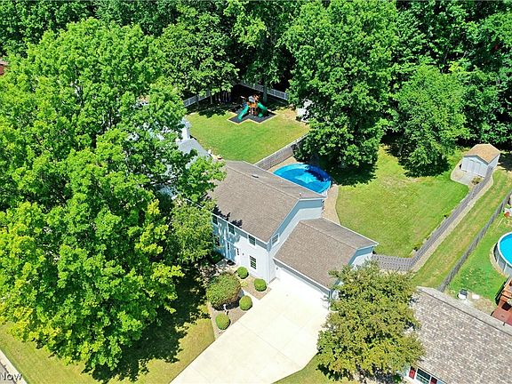 2nd image of 308 Aspen Dr NW