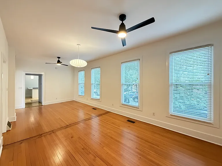 1111 W Roscoe St #2C — Photo 11