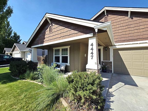 3rd image of 4447 N Weston Ave