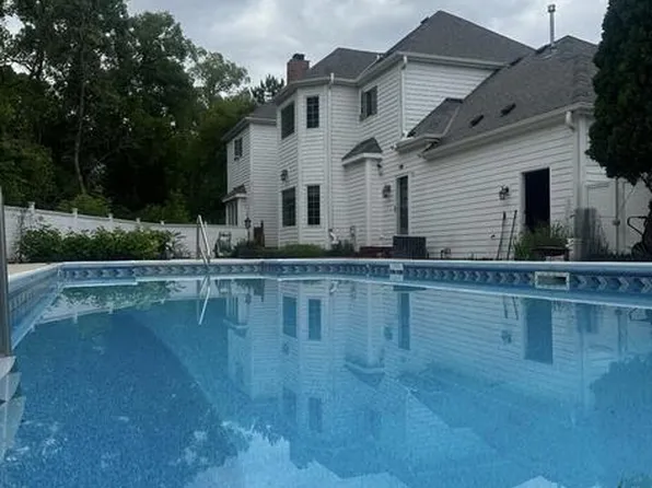 2345 Robbie COURT, Brookfield, WI 53005