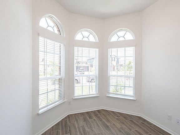 2nd image of 1044 Blue Oak Blvd