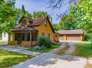 110 S Elm St, Chaska, MN 55318