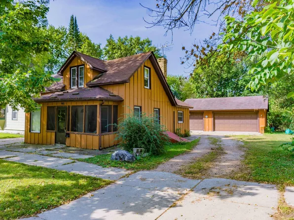 110 S Elm St, Chaska, MN 55318