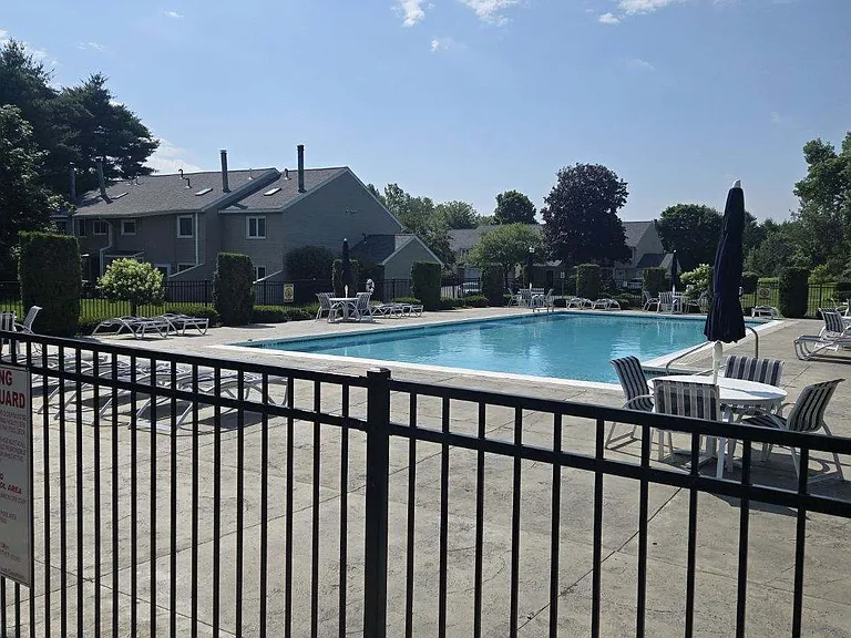 37 Preakness Way — Photo 20