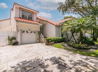 3855 Amalfi Dr, Hollywood, FL 33021