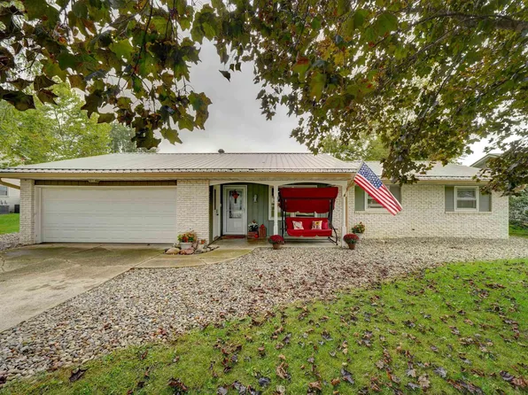 1715 Woodview Dr, Garrett, IN 46738