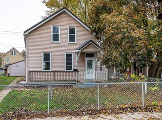 2563 Elm St, Dubuque, IA 52001