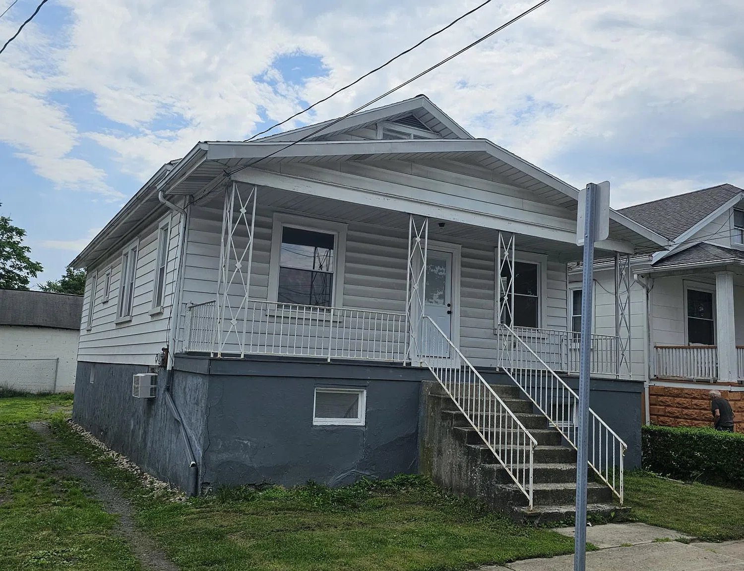 3 bed, 1200 sqft, $1,500 — Photo 1