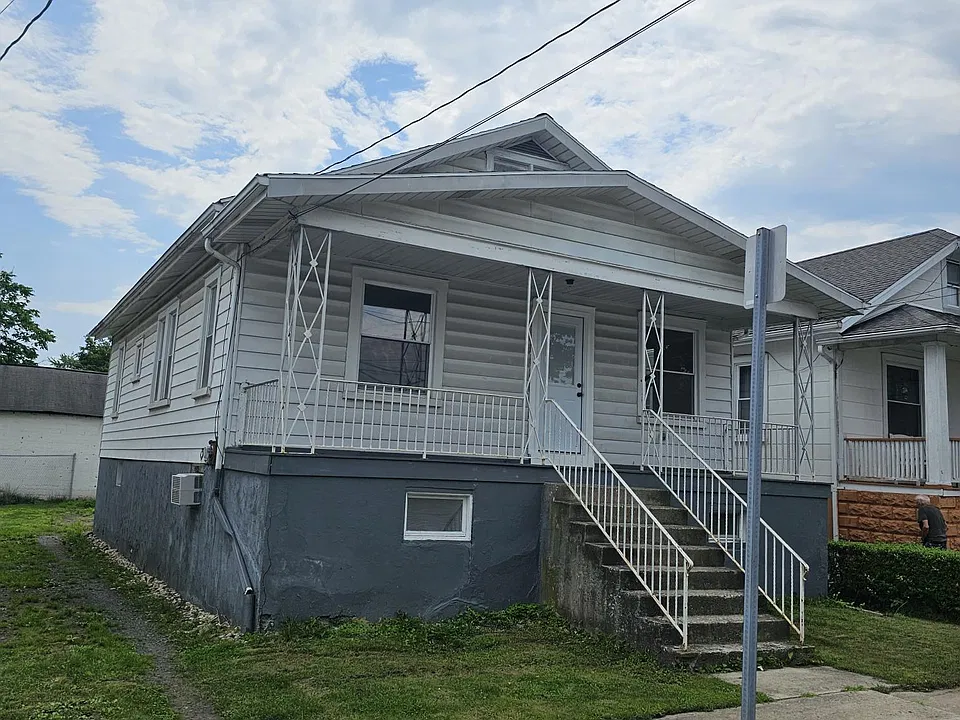 34 Saint Charles St