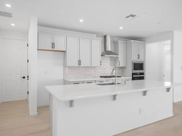 13362 W EAGLE FEATHER Road, Peoria, AZ 85383