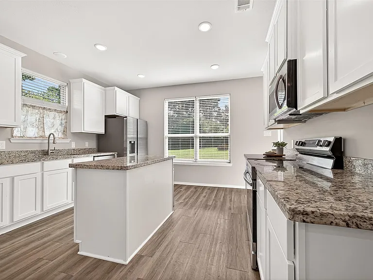12789 Royal West Dr — Photo 11