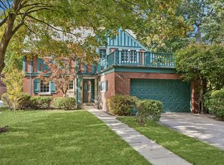 220 Maplewood Rd, Riverside, IL 60546