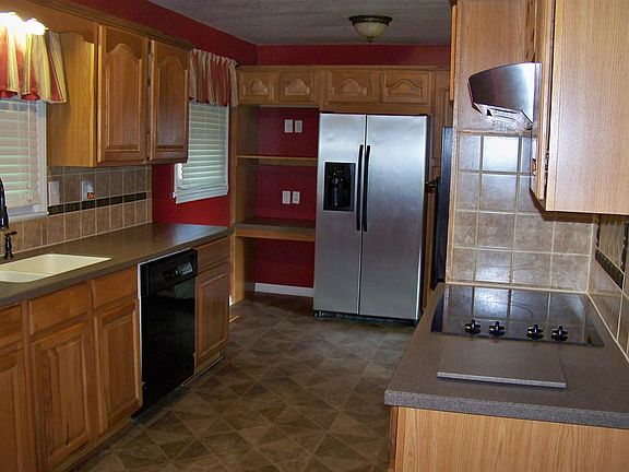 3rd image of 134 Meadow Dr