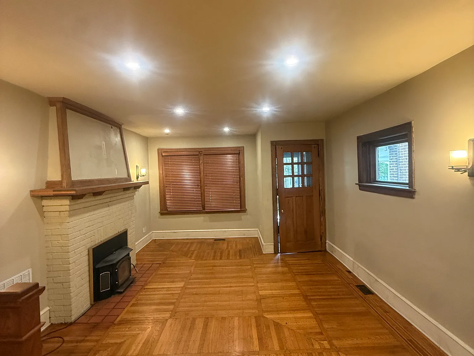 3 bed, 1400 sqft, $2,200 — Photo 1