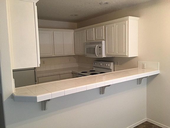 5th image of 645 SE 71st Ave