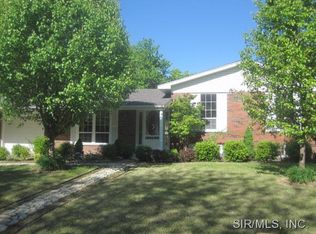 829 Illinois Ave, Red Bud, IL 62278