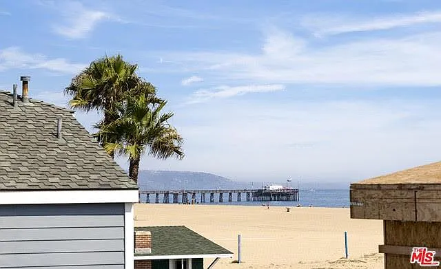 709 W Balboa Blvd — Photo 6