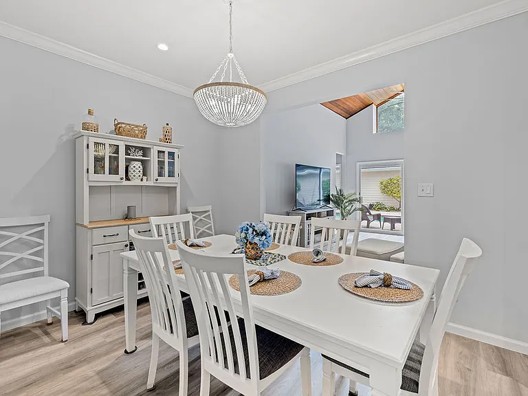 300 S Peppertree Dr — Photo 7