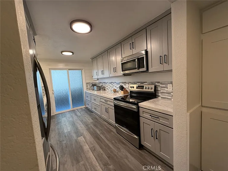 54 Corniche Dr #D — Photo 9