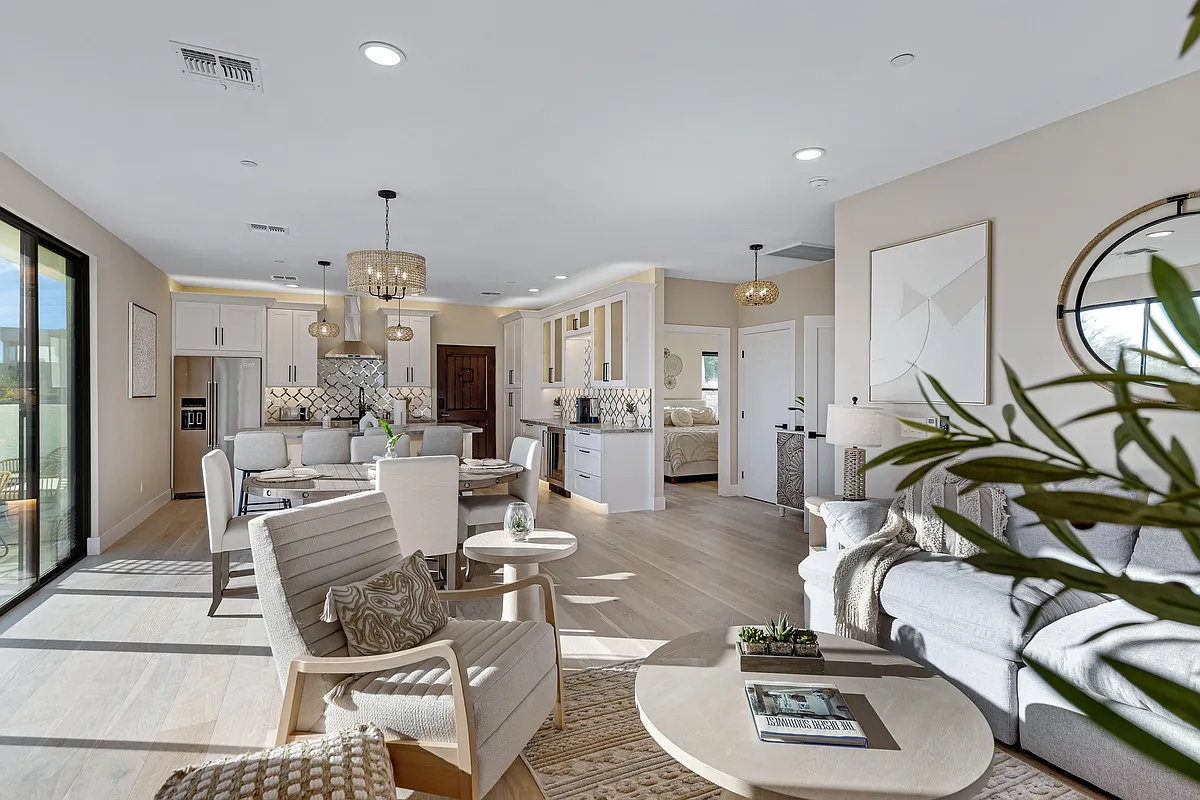 Living area - 8057 E Alameda Rd