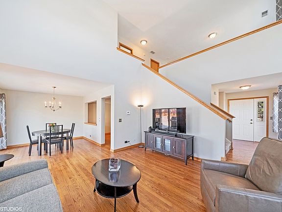2nd image of 3293 Cool Springs Ct