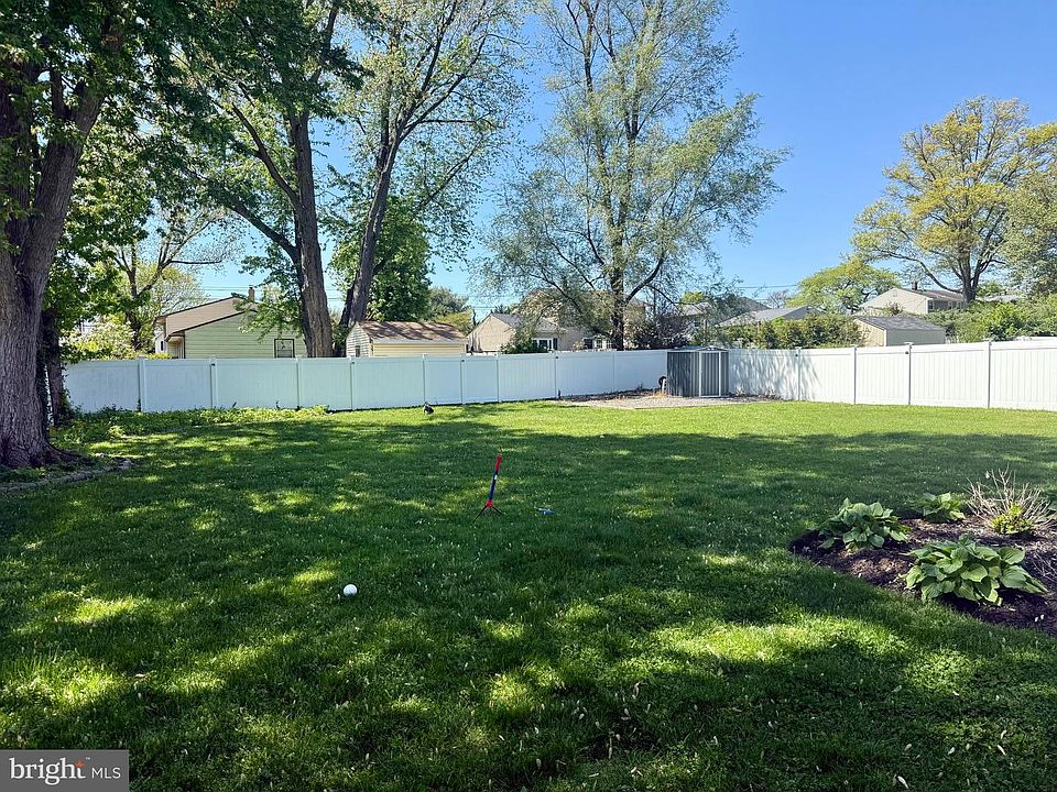 2nd image of 2305 Beverly Rd